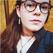 Tutor impartisce lezioni di materie umanistiche e scientifiche e tecniche di memoria